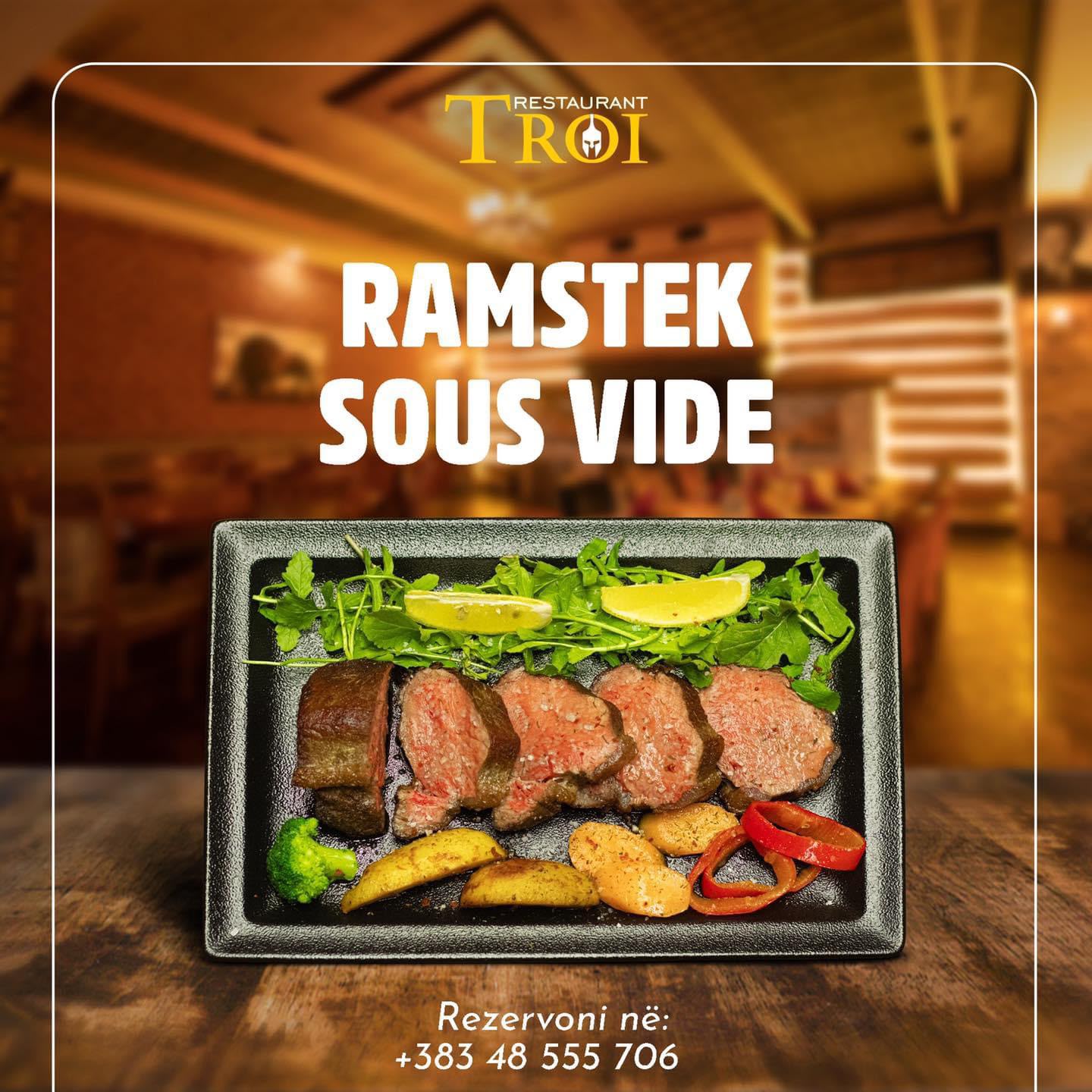 Ramstek sous vide i prerë në feta me perime